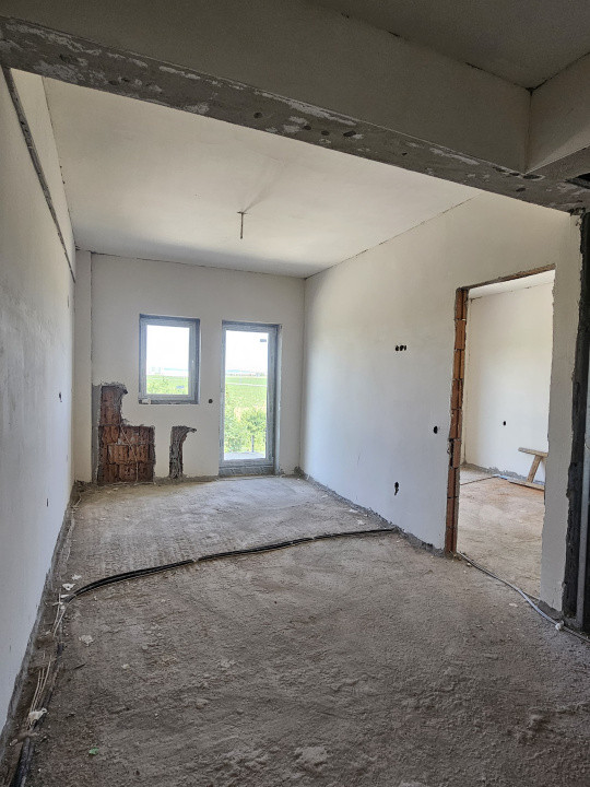 Apartament de 3 camere pe două niveluri, predare la cheie – Cartier Turnișor