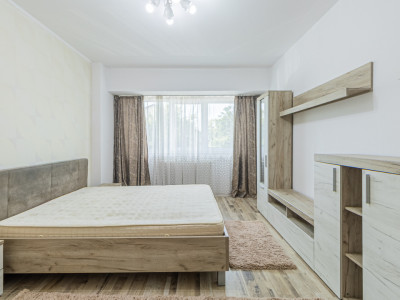 Garsoniera decomandata, boxa si parcare- Zona Coresi, Maurer