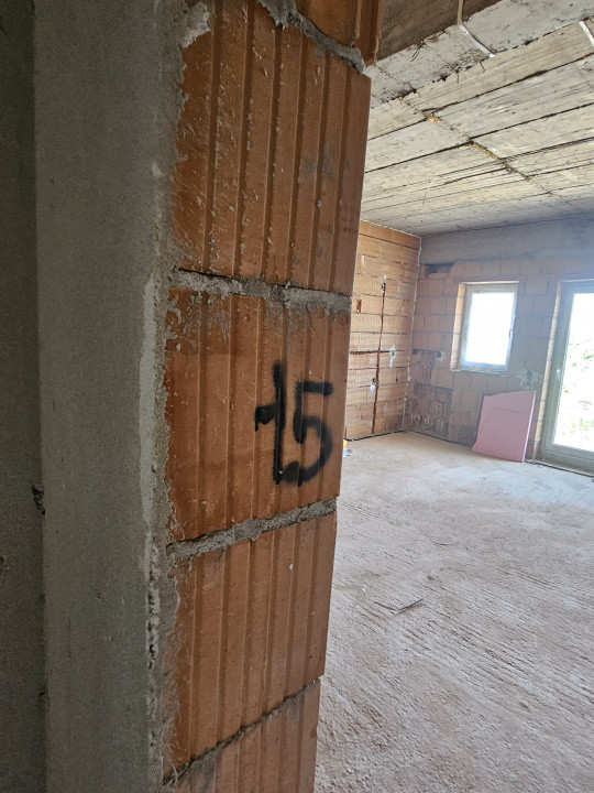 Apartament de 4 camere pe două niveluri – Turnișor