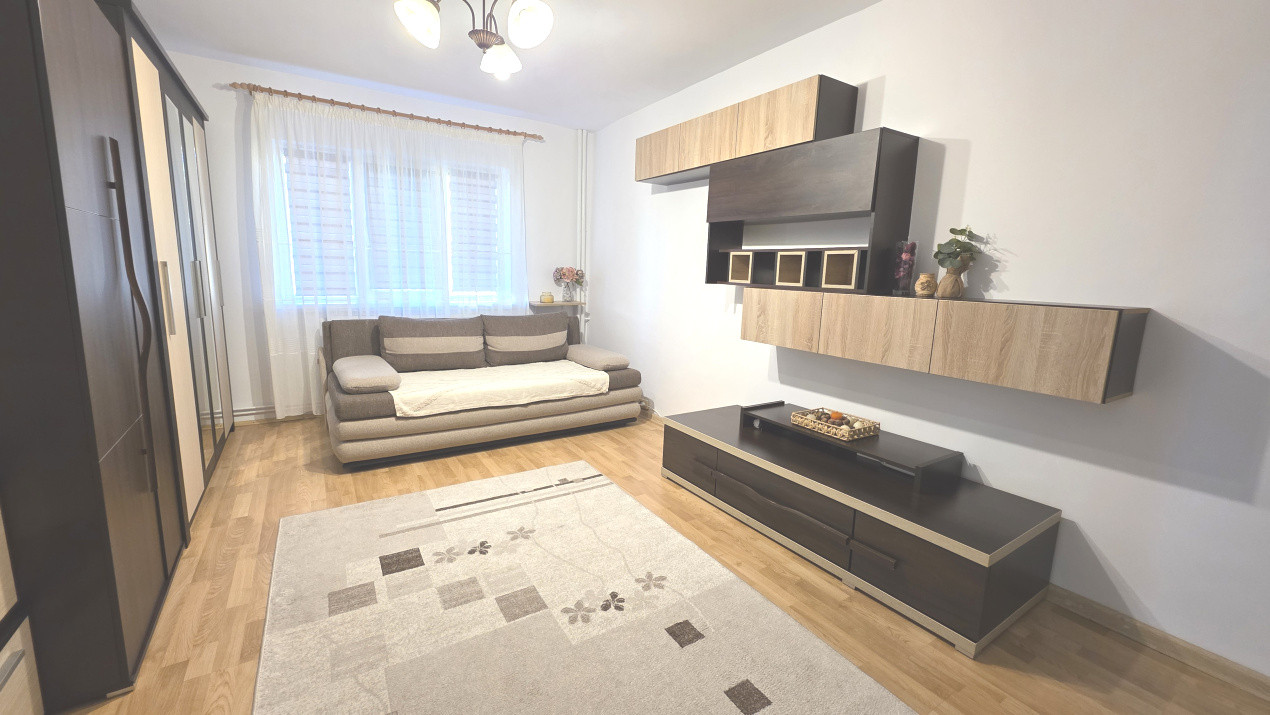 Apartament 2 camere, decomandat, centrala termina,  renovat si mobilat
