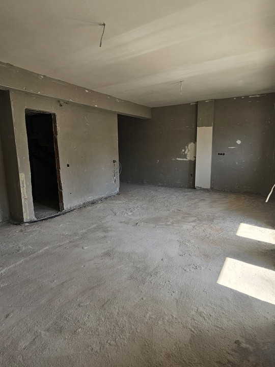 Apartament de 3 camere pe doua niveluri - Turnisor