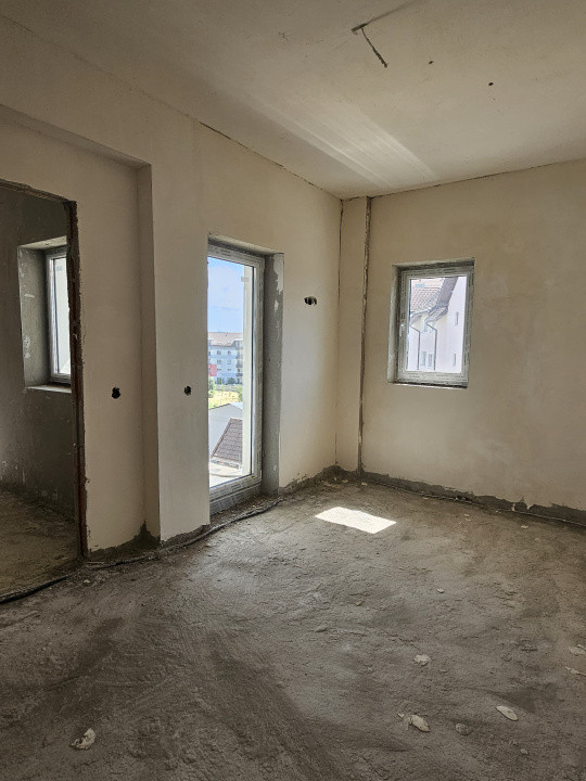 Apartament de 3 camere pe doua niveluri - Turnisor