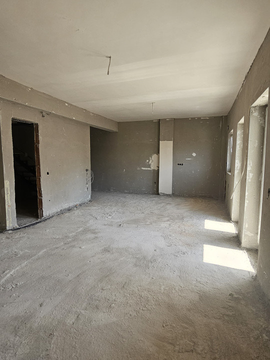 Apartament de 3 camere pe doua niveluri - Turnisor