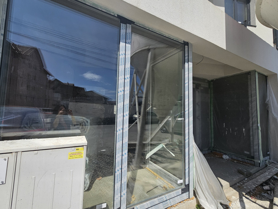 Spatiu comercial - parter - bloc nou - Turnisor