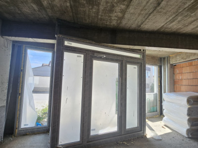 Spatiu comercial - parter - bloc nou - Turnisor