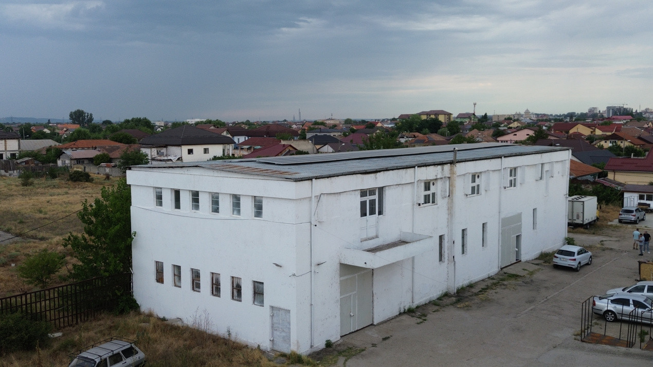 Hala productie, semicentral, gaz, curent, canalizare, panouri fotovoltaice