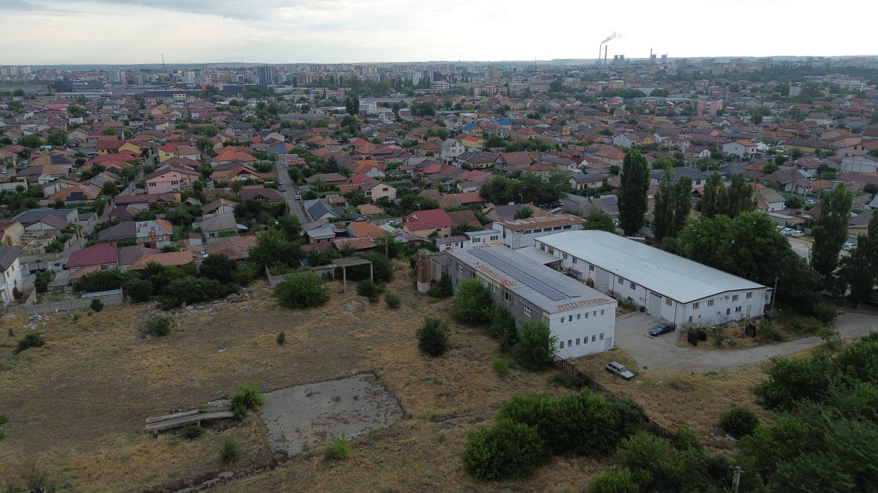 Hala productie, semicentral, gaz, curent, canalizare, panouri fotovoltaice