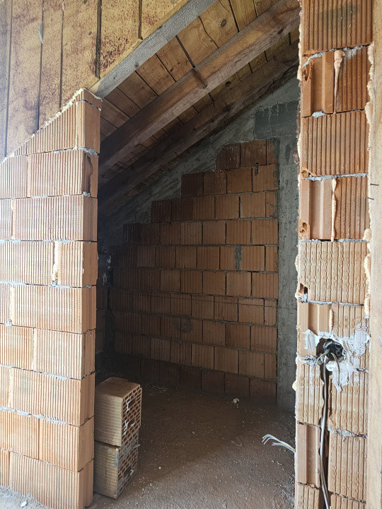 Apartament pe 2 niveluri - 3 camere - Ogorului