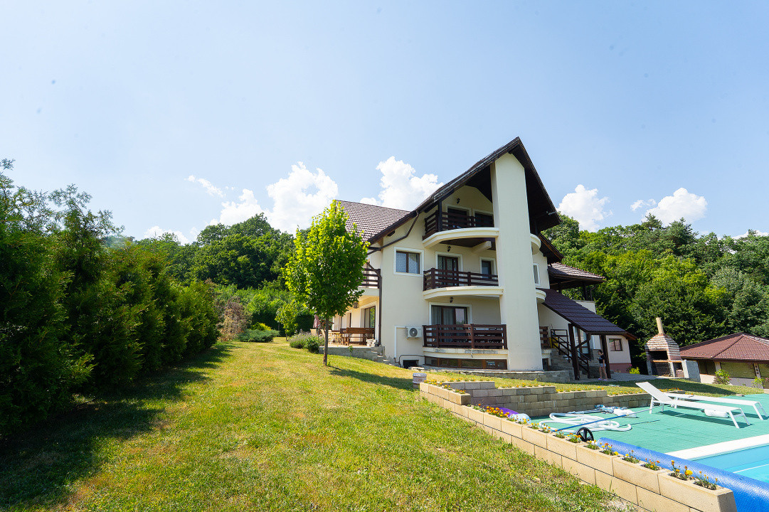 Vila exclusivista cu piscina si panorama de vis Cisnadioara