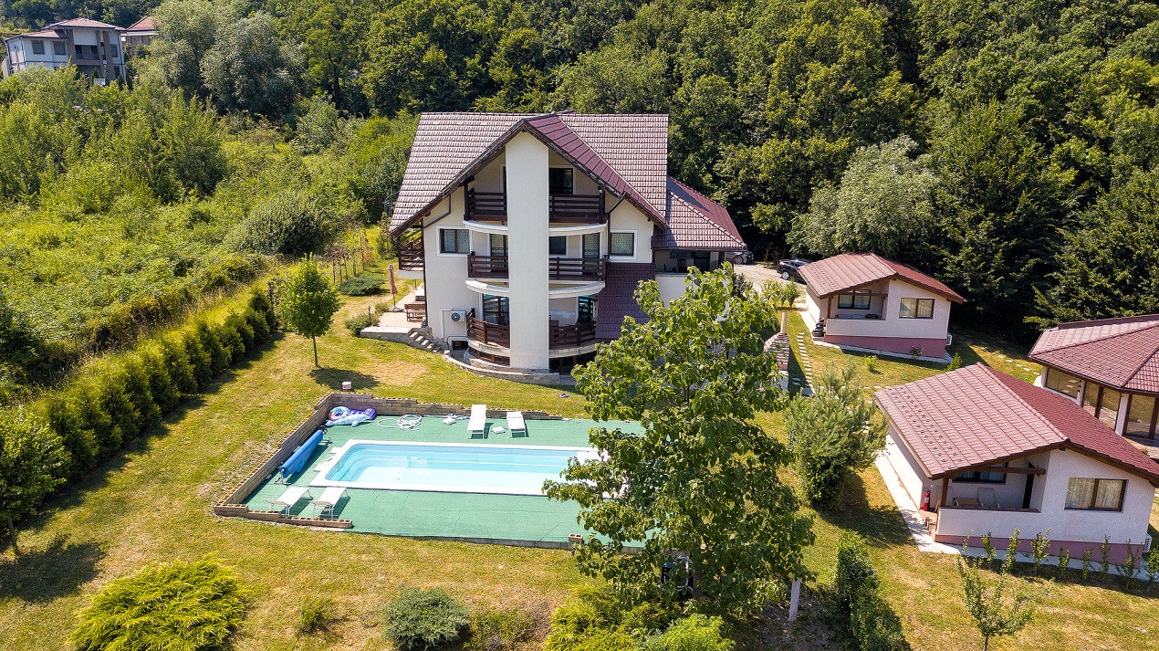Vila exclusivista cu piscina si panorama de vis Cisnadioara