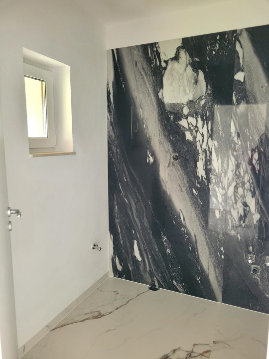 Casa insiruita, 4 camere - zona Micesti Alba Iulia