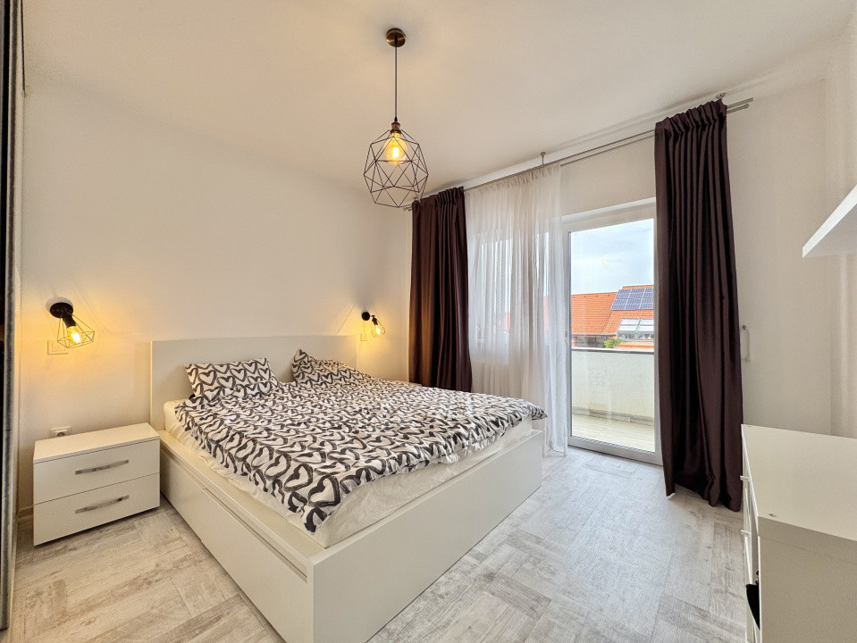 Apartament de vânzare cu 3 camere - Decomandat - Șelimbăr