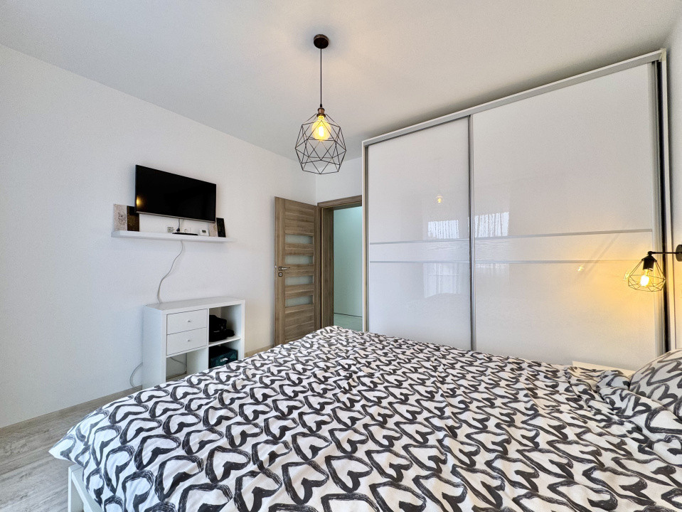Apartament de vânzare cu 3 camere - Decomandat - Șelimbăr