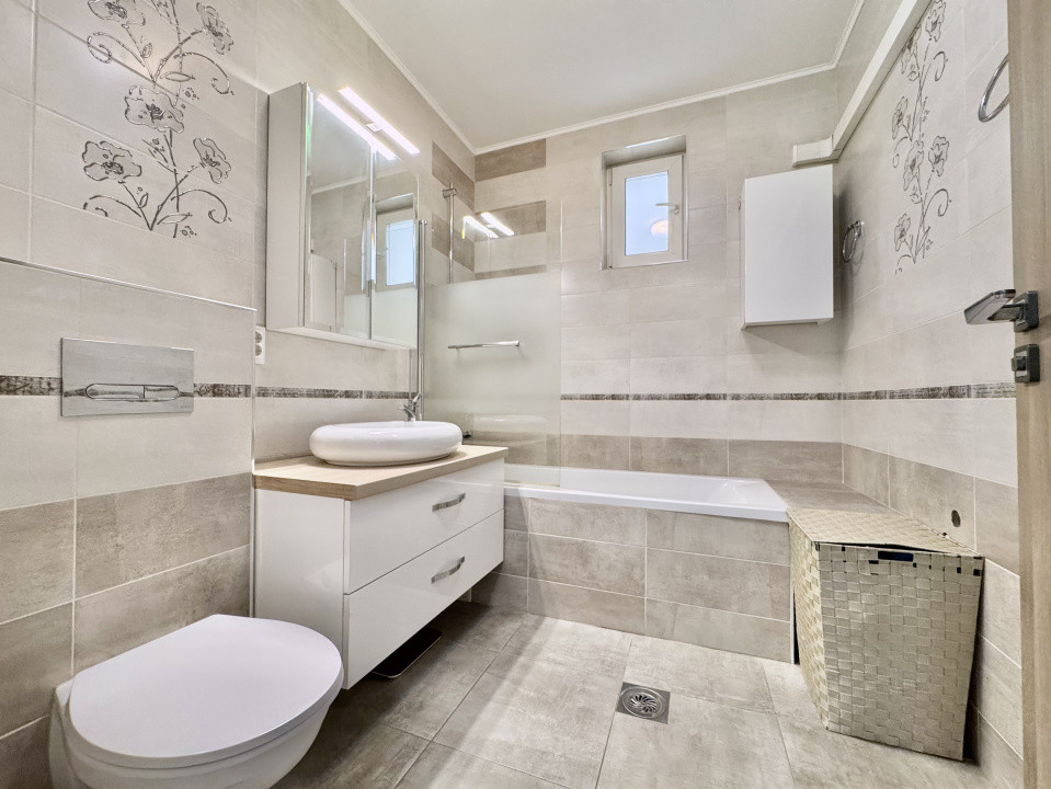 Apartament de vânzare cu 3 camere - Decomandat - Șelimbăr