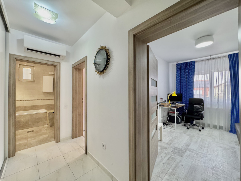 Apartament de vânzare cu 3 camere - Decomandat - Șelimbăr