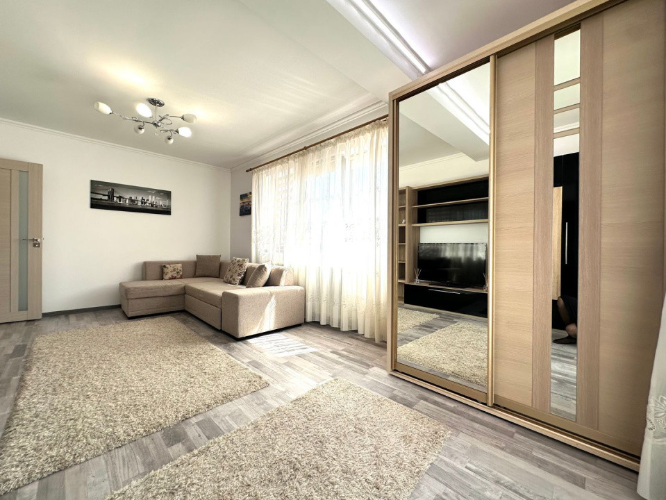 Apartament cu 2 camere zona Coresi cu loc de parcare acoperit