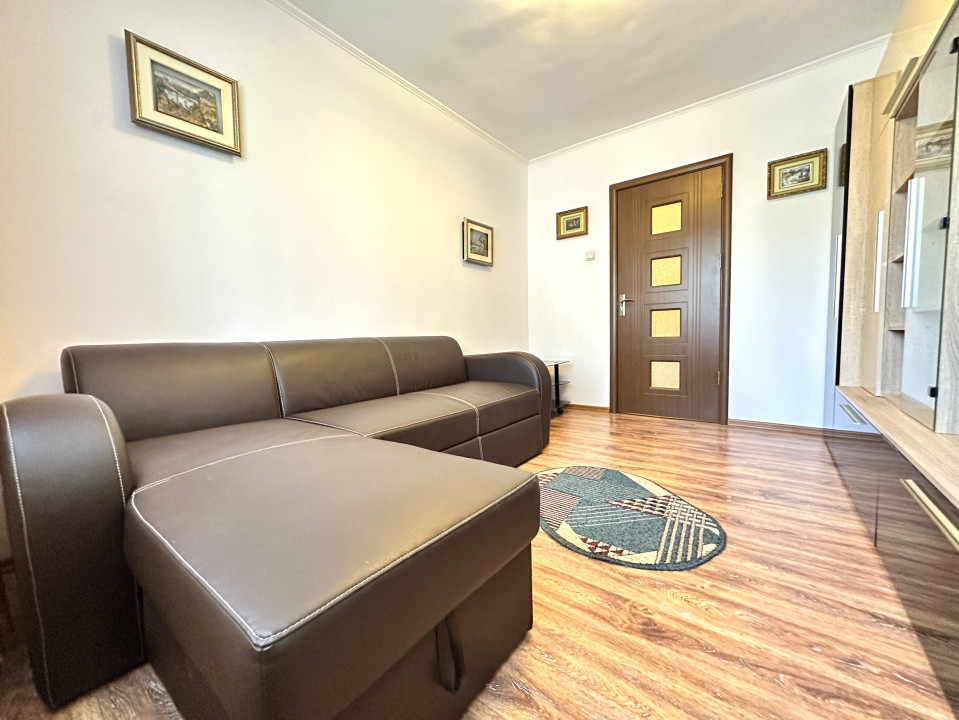 Apartament 3 camere de închiriat in zona Tractorul cu loc dde parcare inclus