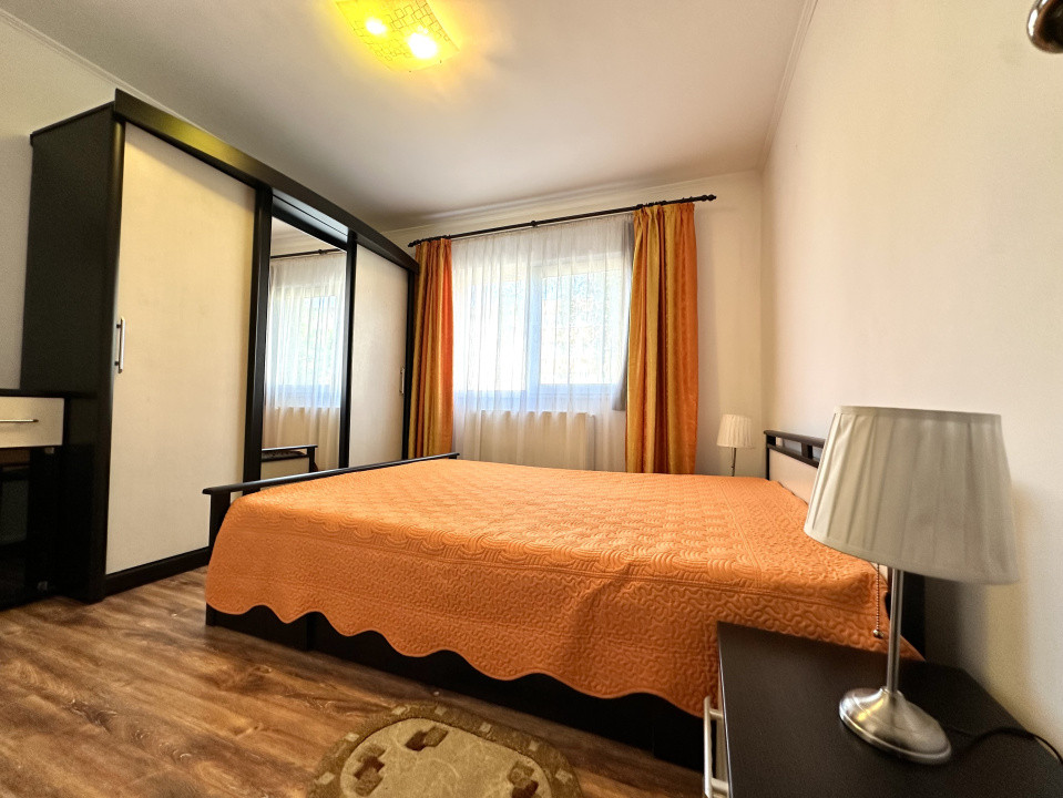 Apartament 3 camere de închiriat in zona Tractorul cu loc dde parcare inclus