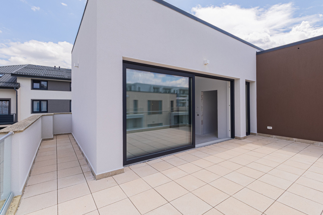 Casă duplex de vânzare în Brașov – zona Tractorul, aproape de Coresi Mall 