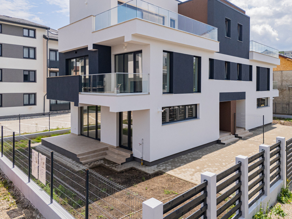Casă duplex de vânzare în Brașov – zona Tractorul, aproape de Coresi Mall 