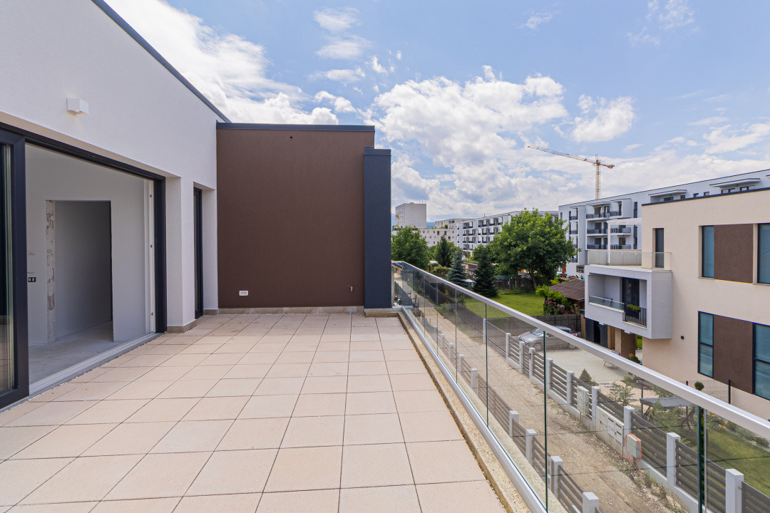Casă duplex de vânzare în Brașov – zona Tractorul, aproape de Coresi Mall 