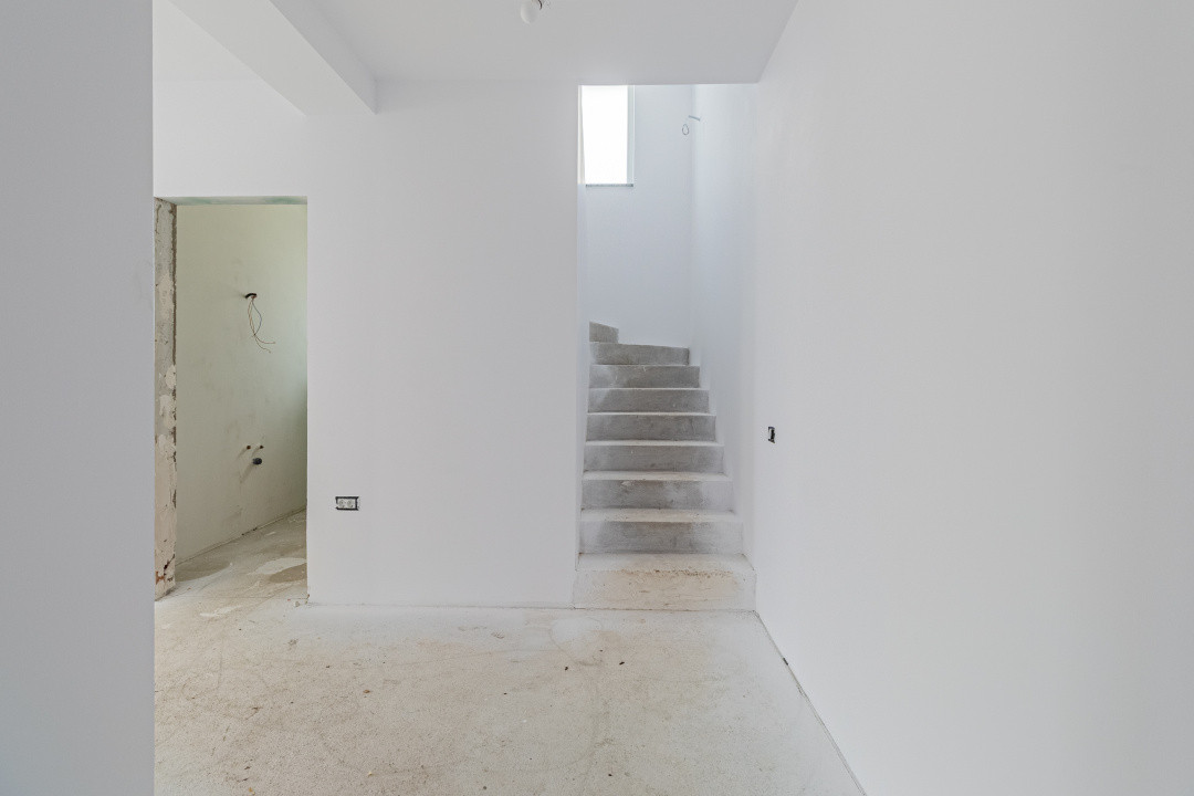 Casă duplex de vânzare în Brașov – zona Tractorul, aproape de Coresi Mall 