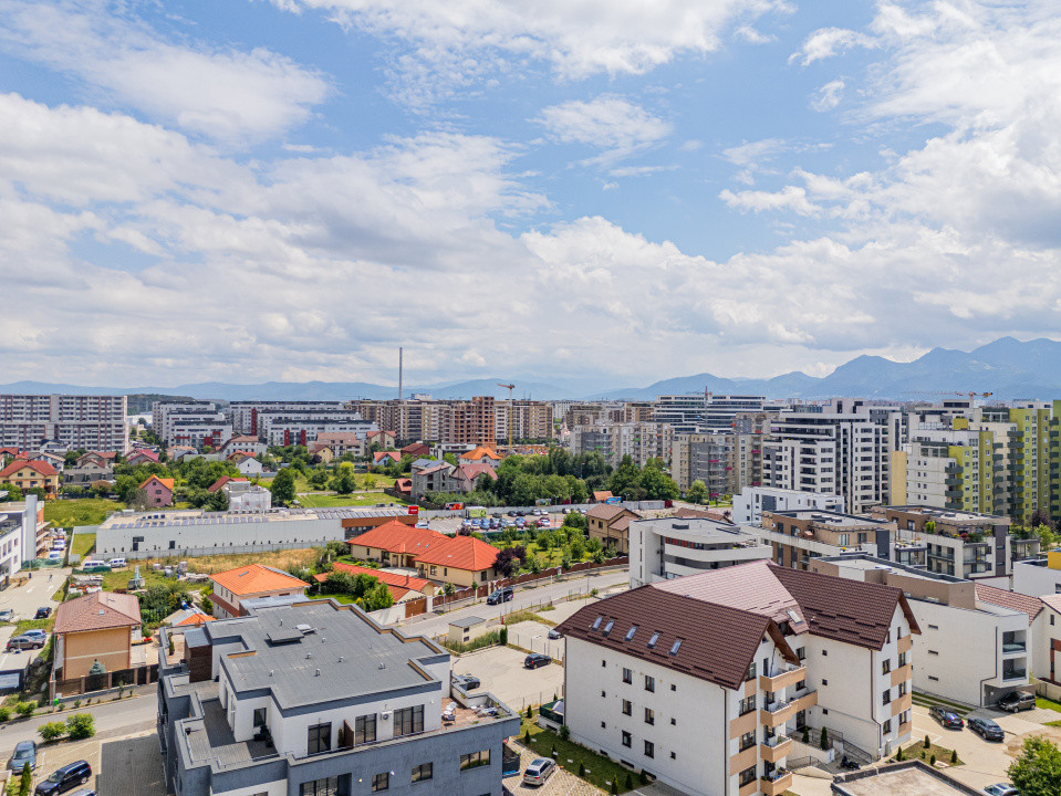Casă duplex de vânzare în Brașov – zona Tractorul, aproape de Coresi Mall 