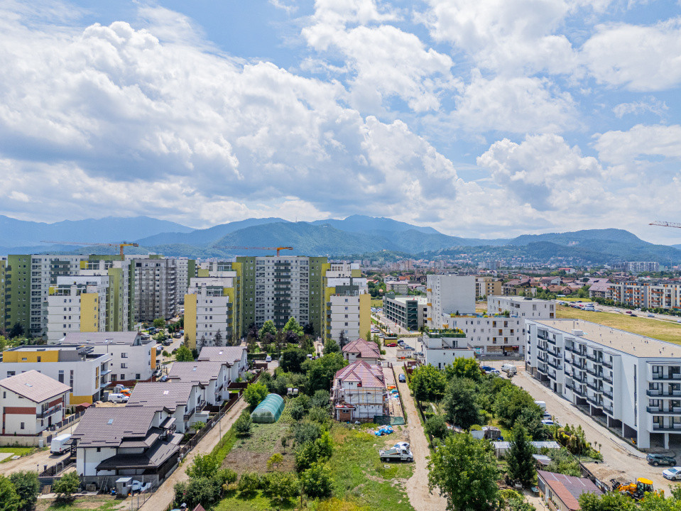 Casă duplex de vânzare în Brașov – zona Tractorul, aproape de Coresi Mall 