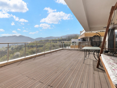 Apartament cu 3 Camere și Terasă Panoramică - Drumul Poienii
