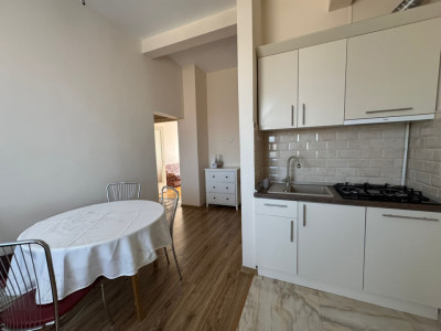 Apartament Ultracentral - 2 camere si 2 bai - zona Farmacia 24