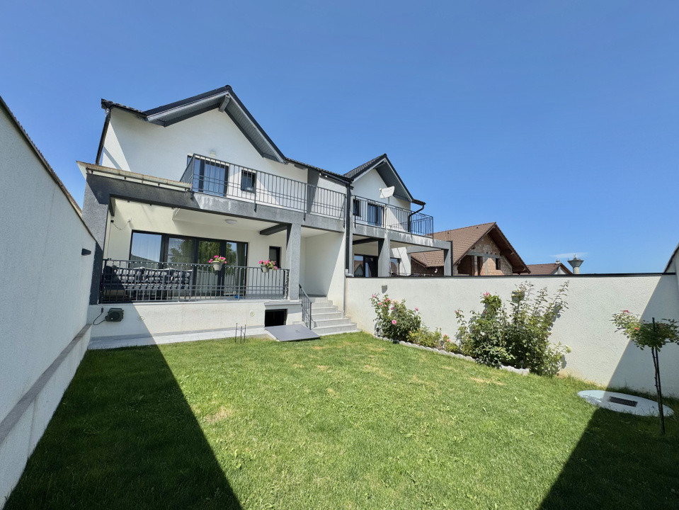 Casă tip duplex cu 4 camere | Teren 200 mp | Cristian – Sibiu