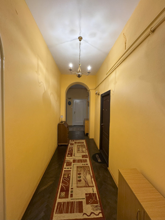 Garsonieră spațioasă 40 mp – locație centrală, ideală pentru investiție