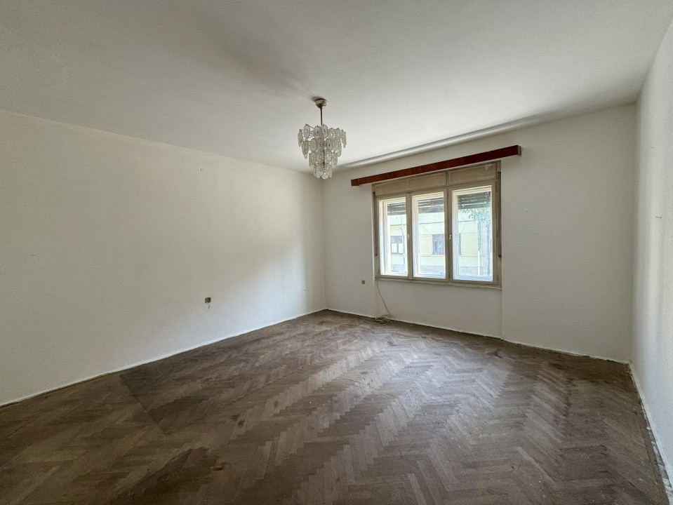 Garsonieră spațioasă 40 mp – locație centrală, ideală pentru investiție