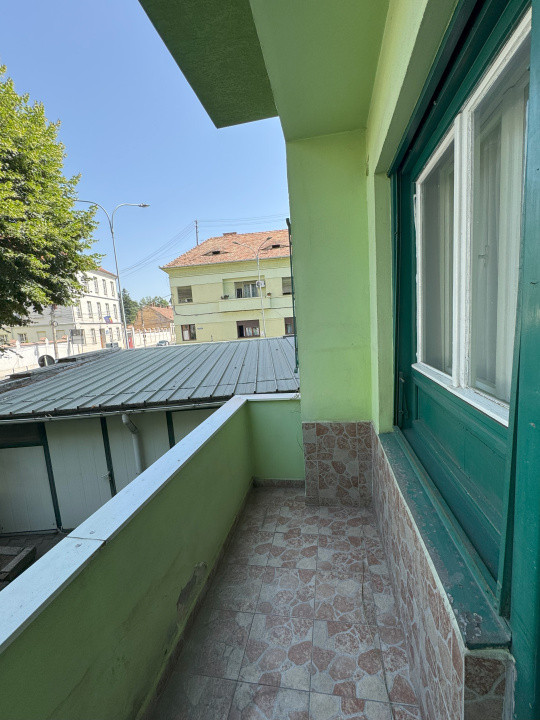Garsonieră spațioasă 40 mp – locație centrală, ideală pentru investiție