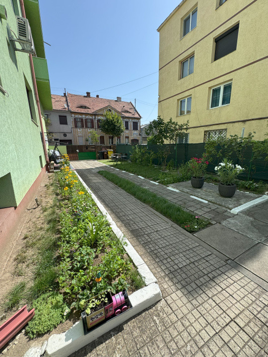 Garsonieră spațioasă 40 mp – locație centrală, ideală pentru investiție