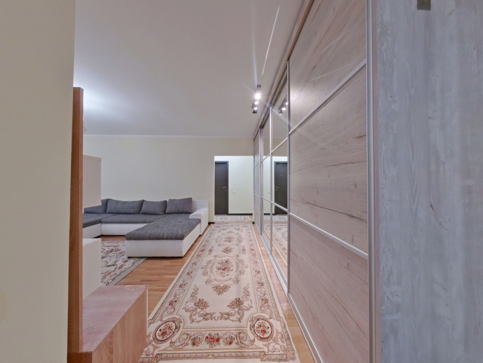 Închiriere apartament cu 2 camere mobilat și utilat în Complexul Tâmpa Gardens