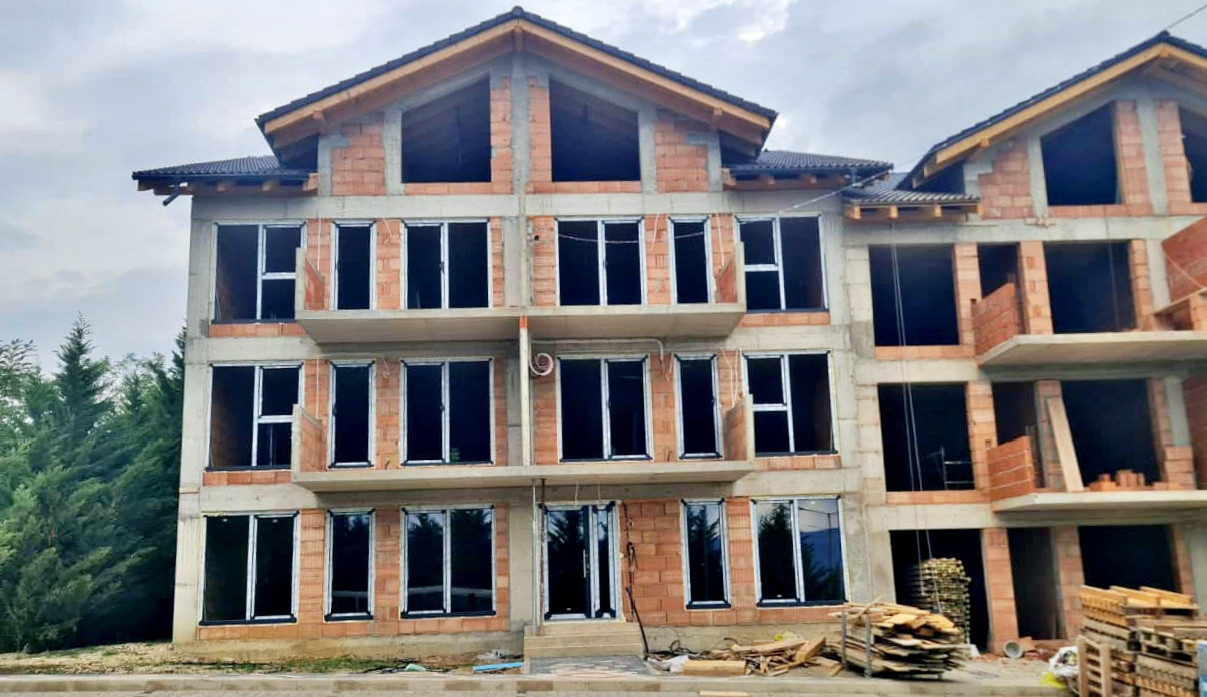 Apartament 3 camere, două băi, terasă mare-Natura la tine acasă! Cristian-SiBiU