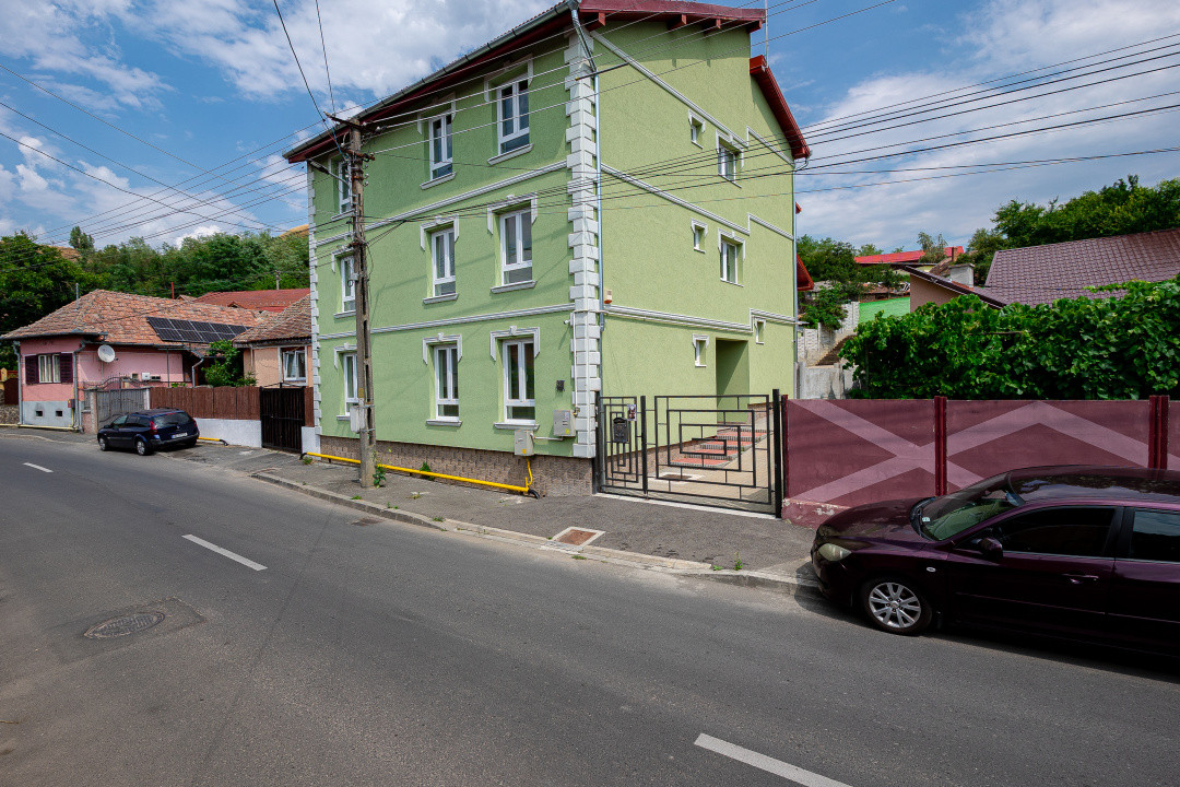 Clădire cu 15 camere și potențial de pensiune în Ocna Sibiului - Investiție top