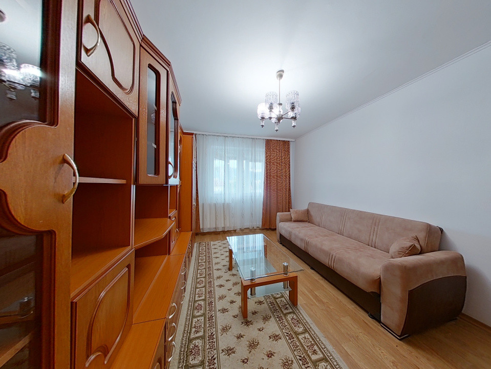  Închiriere apartament cu 3 camere, mobilat și utilat - zona Tractorul
