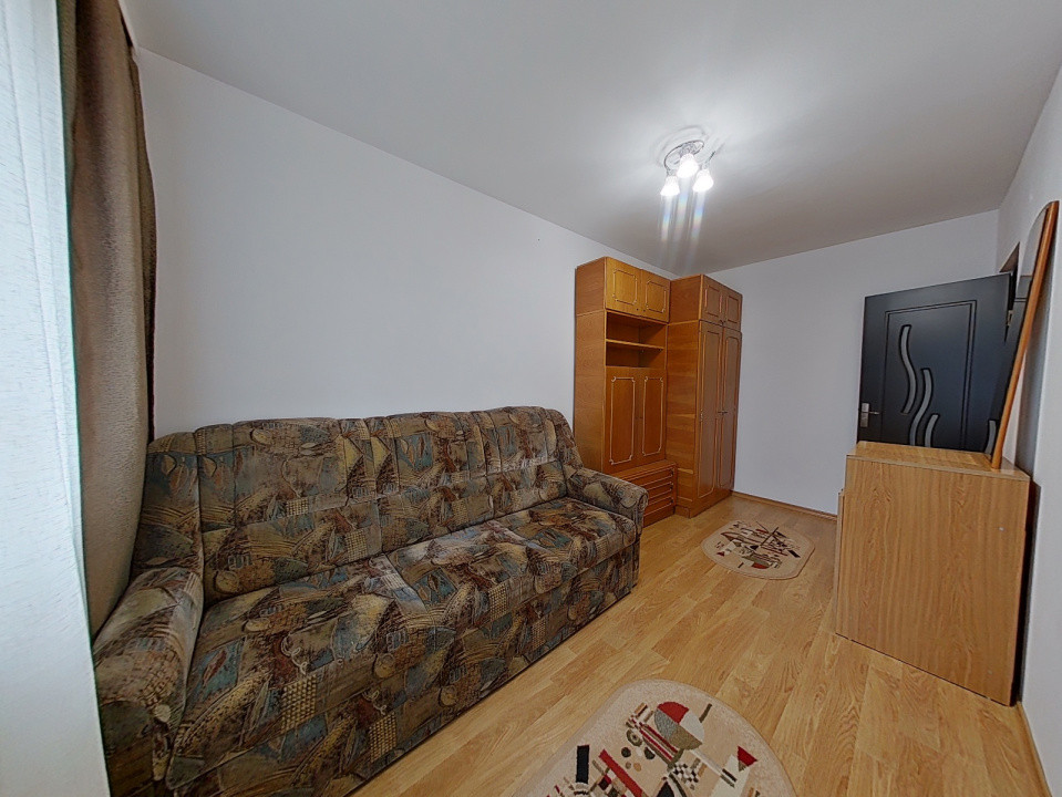  Închiriere apartament cu 3 camere, mobilat și utilat - zona Tractorul