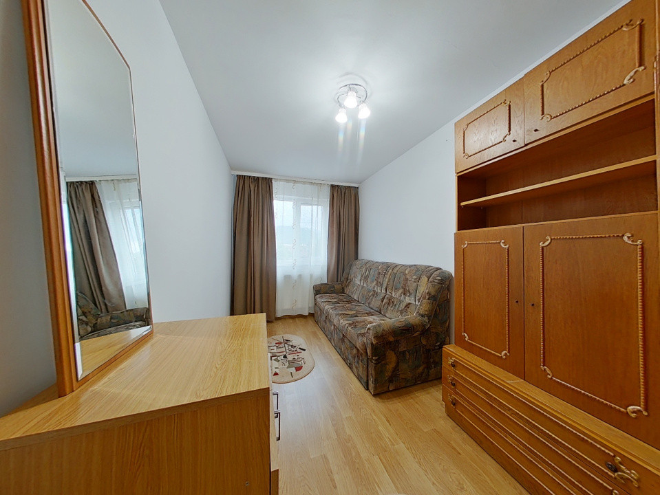  Închiriere apartament cu 3 camere, mobilat și utilat - zona Tractorul