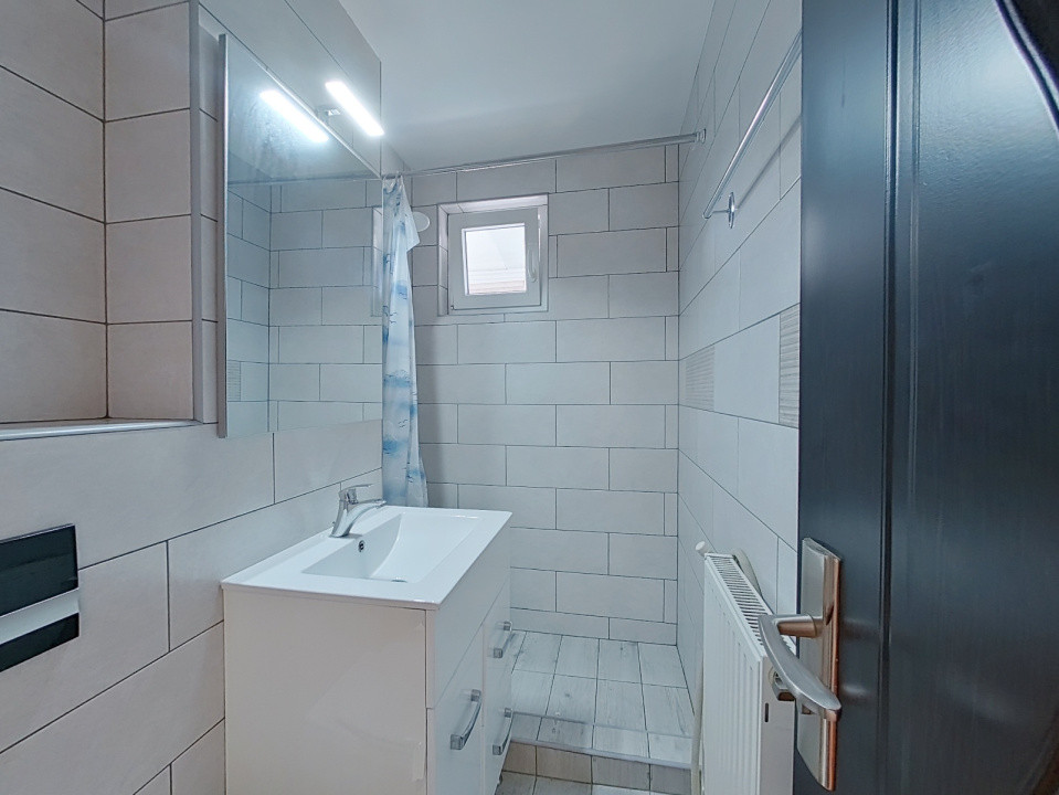  Închiriere apartament cu 3 camere, mobilat și utilat - zona Tractorul