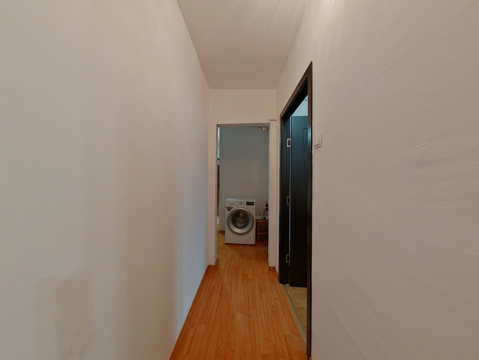  Închiriere apartament cu 3 camere, mobilat și utilat - zona Tractorul