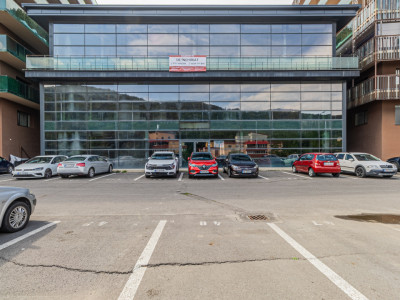 Clădire multifuncțională – ideală pentru centru medical, Răcădău, COMISION 0%
