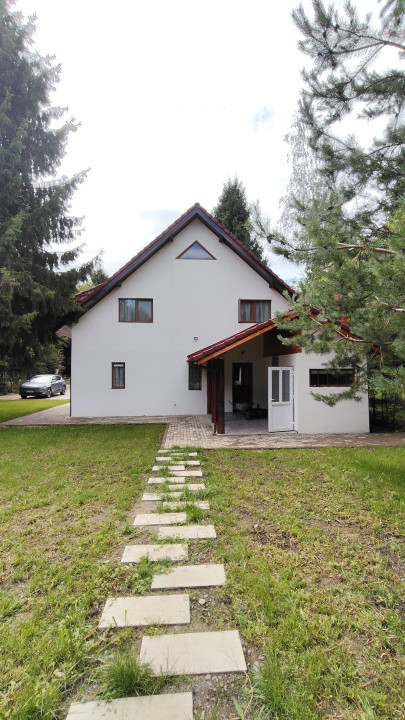  Vila de poveste din Valea Avrigului de vanzare