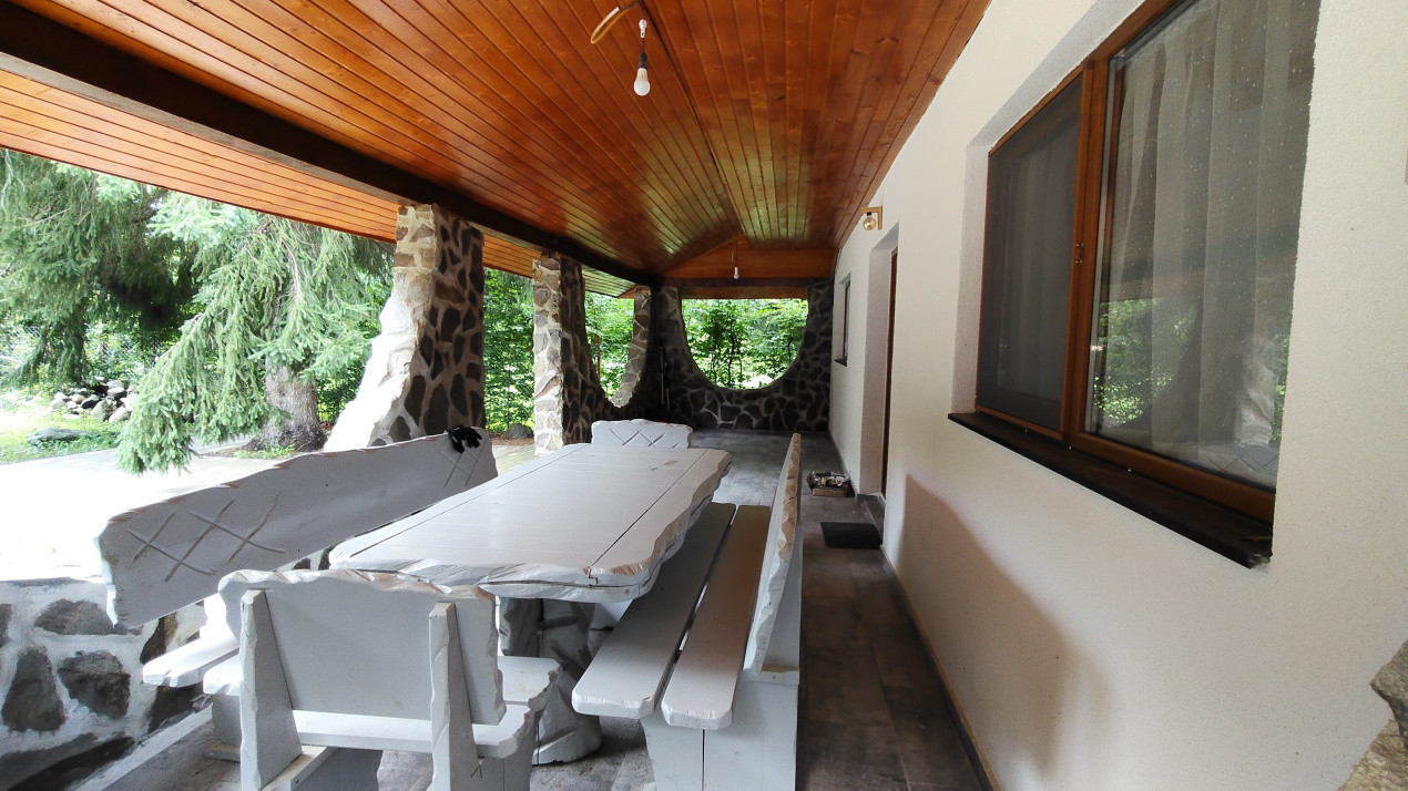  Vila de poveste din Valea Avrigului de vanzare