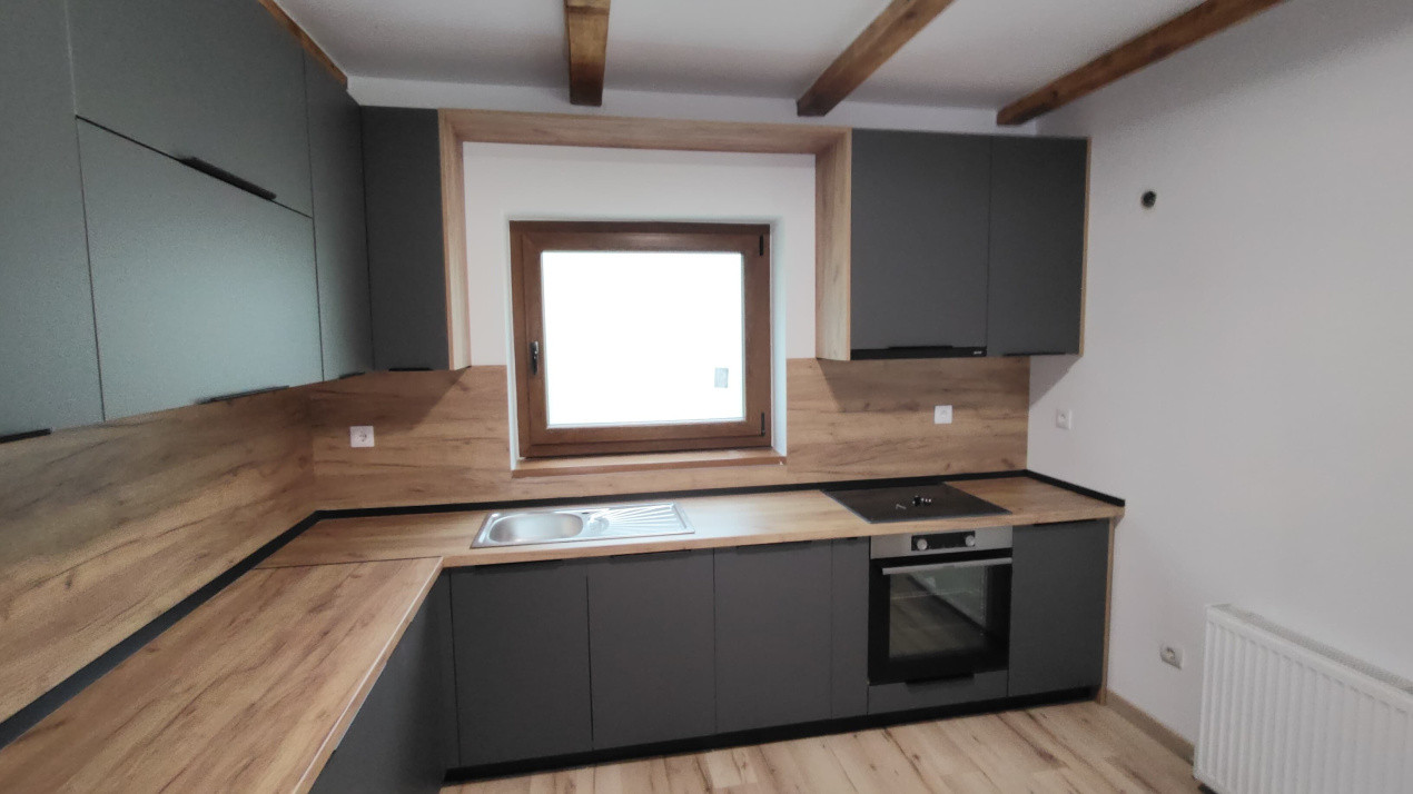  Vila de poveste din Valea Avrigului de vanzare