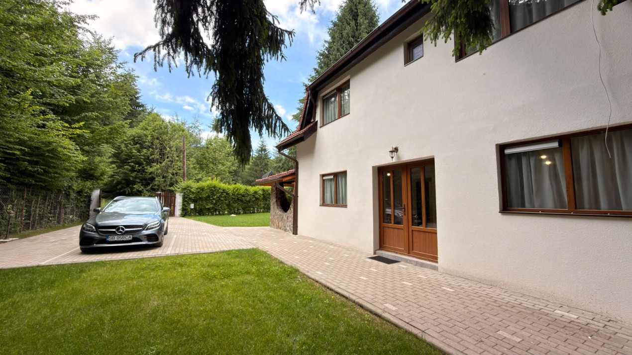  Vila de poveste din Valea Avrigului de vanzare