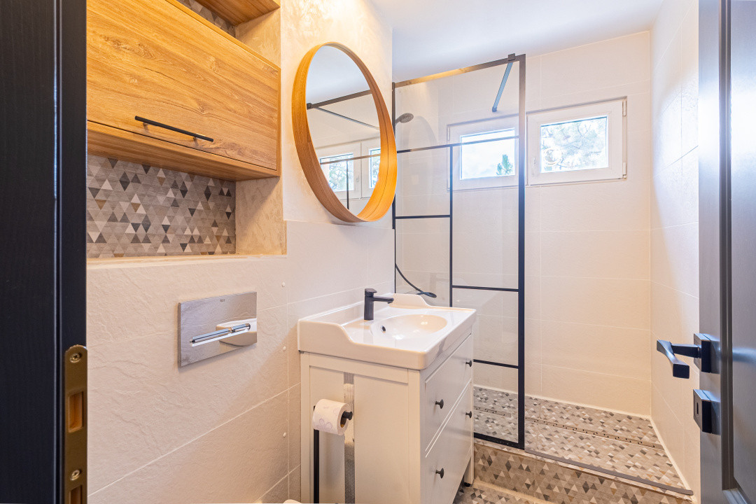Închiriere apartament cu 2 camere, mobilat și utilat – zona Planetelor