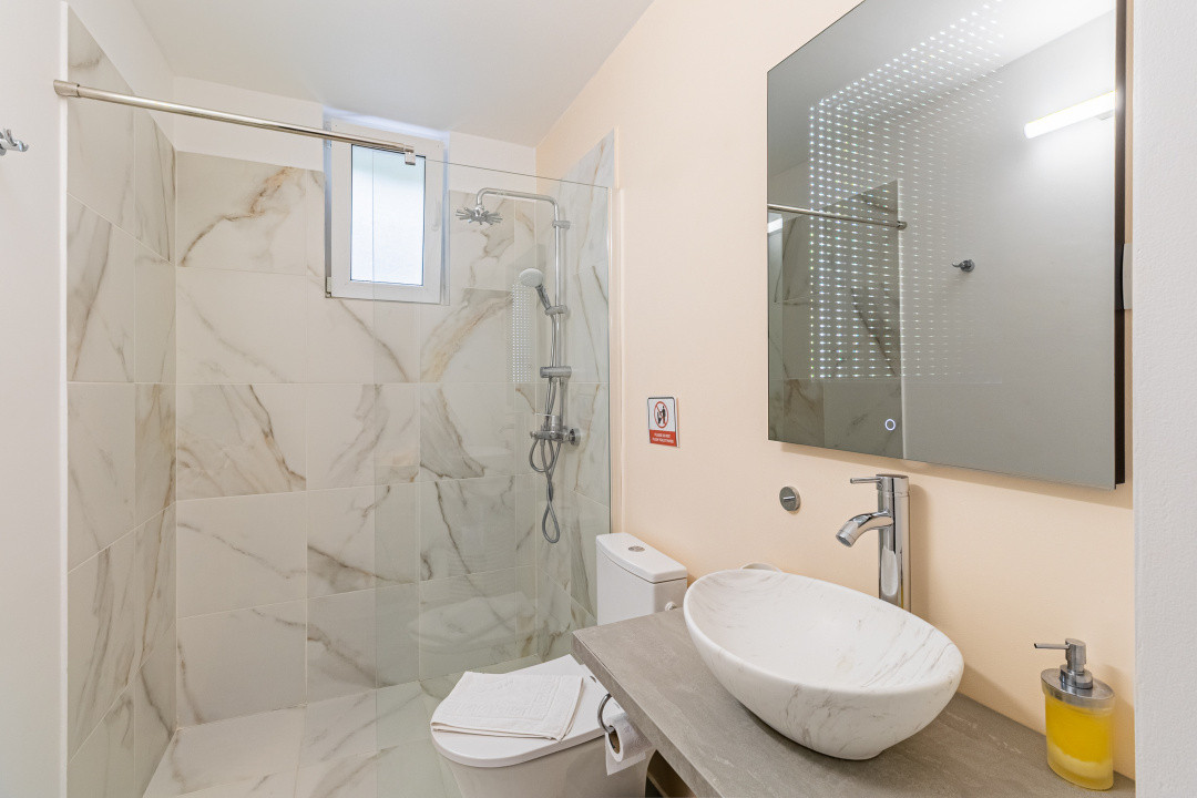 Investitie – Două apartamente si o garsonieră la casă, pe Drumul Poienii